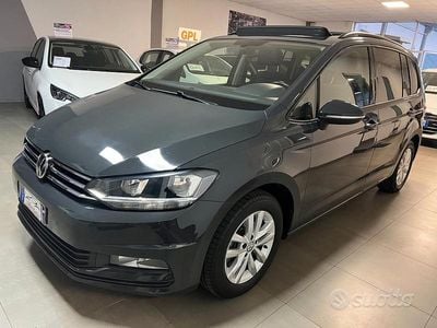 Usata VW Touran Highline 116 CV (85 kW) 2016 Grigio Monovolume