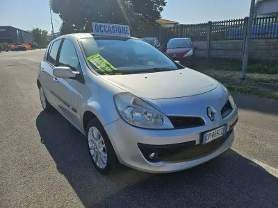 Usata Renault Clio II LE 75 CV (55 kW) 2008 Other Berlina