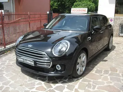 Usata Mini Cooper Clubman Essential 136 CV (100 kW) 2020 Midnight black metallizzato Station wagon