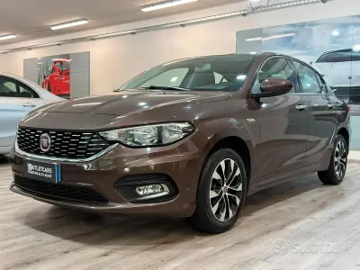 Usata Fiat Tipo 120 CV (88 kW) 2016 Marrone Berlina