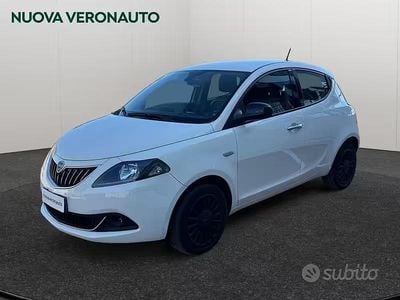 Begagnad Lancia Ypsilon S 69 HK (50 kW) 2021 Vit Halvkombi