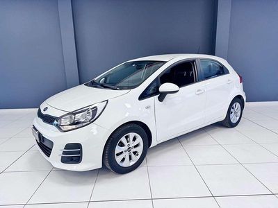 Usata Kia Rio Active 75 CV (55 kW) 2017 Bianco Berlina