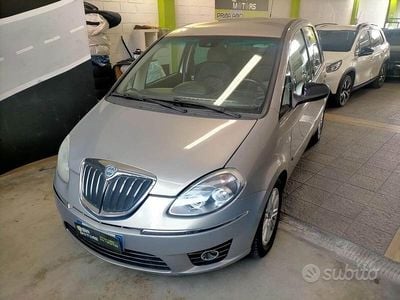 Usata Lancia Musa 95 CV (69 kW) 2011 Grigio Monovolume