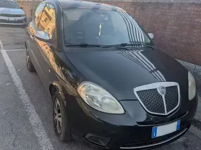 Usata Lancia Ypsilon 69 CV (50 kW) 2008 Nero Utilitaria