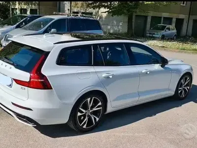 Usata Volvo V60 R-Design 150 CV (110 kW) 2021 Bianco Station wagon