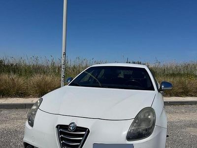 Usata Alfa Romeo Giulietta Exclusive 105 CV (77 kW) 2014 Bianco Utilitaria