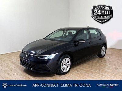Usata VW Golf VIII Life 110 CV (80 kW) 2021 Deep black Utilitaria