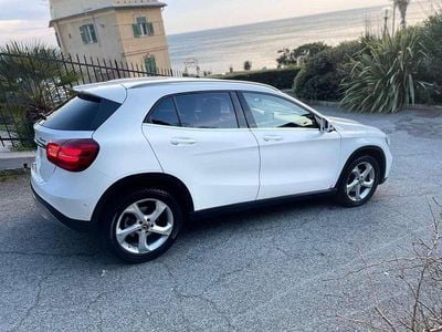 Usata Mercedes GLA200 136 CV (100 kW) 2018 Polar white SUV