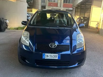 Usata Toyota Yaris Sol 90 CV (66 kW) 2006 Blu/azzurro Utilitaria