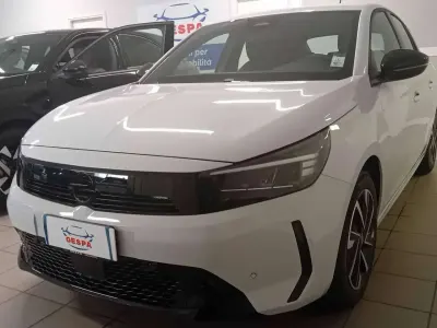 Nuova Opel Corsa 101 CV (74 kW) 2026 Bianco okenite Utilitaria