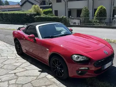 Usata Fiat 124 Spider Lusso 140 CV (102 kW) 2017 Rosso Cabrio
