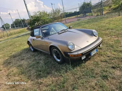 Usata Porsche 911 204 CV (150 kW) 1983 Beige Cabrio