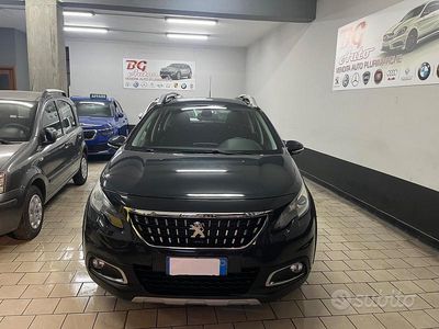 Usata Peugeot 2008 Allure 99 CV (72 kW) 2017 Blu SUV