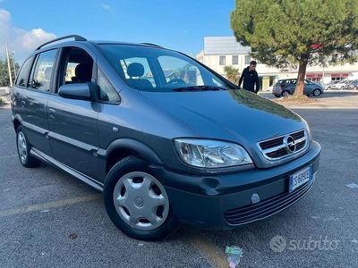 Usata Opel Zafira Eco 97 CV (71 kW) 2005 Grigio Monovolume
