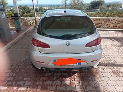 Usata Alfa Romeo 147 116 CV (85 kW) 2005 Grigio Utilitaria