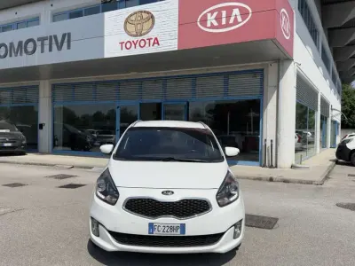 Begagnad Kia Carens 116 HK (85 kW) 2016 Vit Minibuss