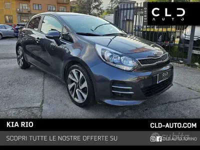 Usado Kia Rio 75 HP (55 kW) 2016 Cinzento Citadino
