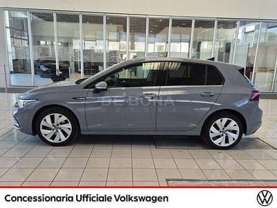 Begagnad VW Golf VIII Style 131 HK (96 kW) 2020 Grå Halvkombi