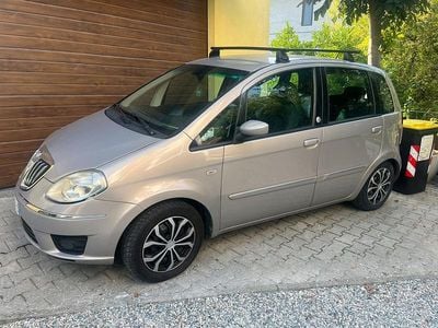 Usata Lancia Musa 95 CV (69 kW) 2009 Grigio Monovolume