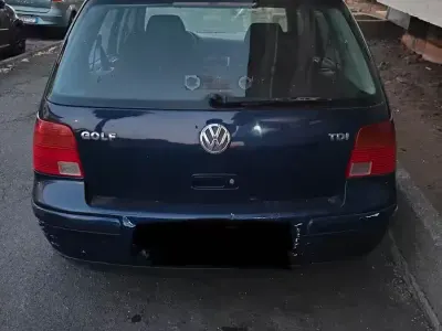 Usata VW Golf IV 101 CV (74 kW) 2003 Bluazzurro Berlina