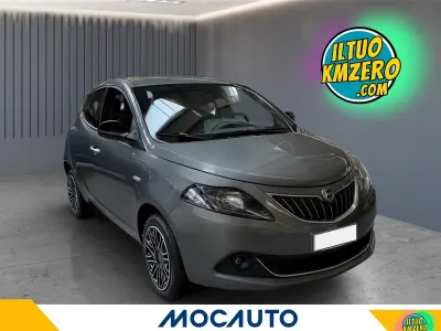 Usata Lancia Ypsilon Silver 70 CV (51 kW) 2023 Rosso Utilitaria