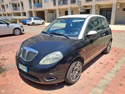 Usata Lancia Ypsilon 80 CV (58 kW) 2007 Nero Utilitaria