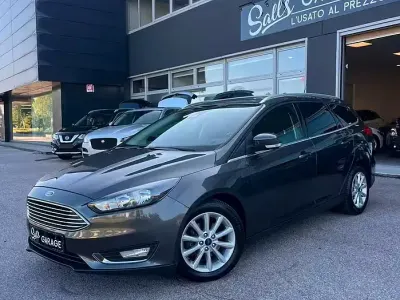 Usata Ford Focus 125 CV (91 kW) 2016 Giallo Berlina