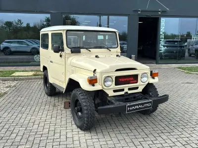 Usata Toyota Urban Cruiser 1979 Beige SUV