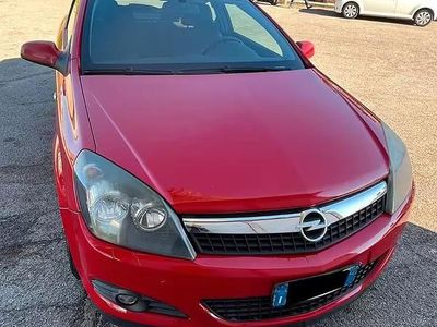 Usata Opel Astra GTC 90 CV (66 kW) 2008 Rosso Coupé