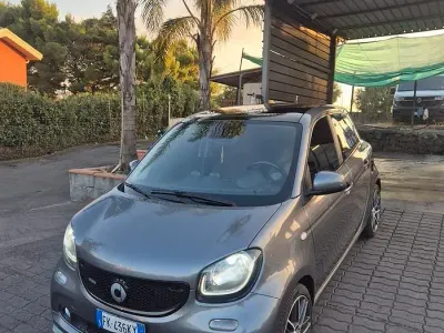 Usata Smart ForFour Brabus 109 CV (80 kW) 2017 Grigio Utilitaria