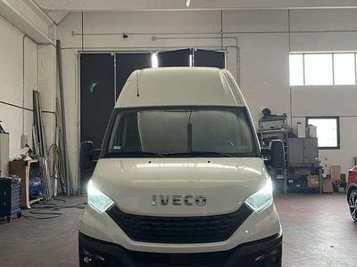 Usata Iveco Daily 136 CV (100 kW) 2019 Bianco Furgone