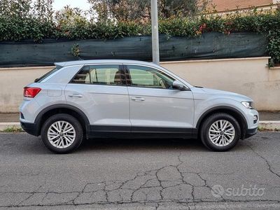 Käytetty VW T-Roc Life 110 HP (80 kW) 2021 Valkoinen Katumaasturi