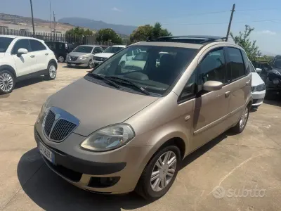 Usata Lancia Ypsilon 95 CV (69 kW) 2005 Marrone Utilitaria