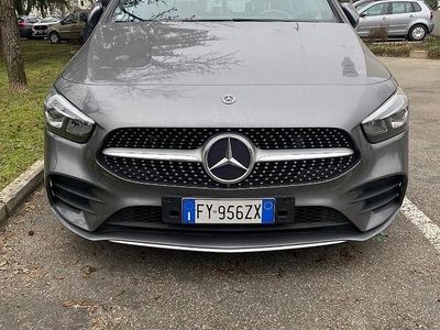 Usata Mercedes B180 Premium Plus 116 CV (85 kW) 2019 Grigio Monovolume