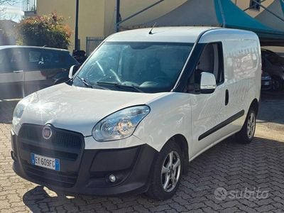 Usata Fiat Doblò Active 104 CV (76 kW) 2014 Bianco Monovolume