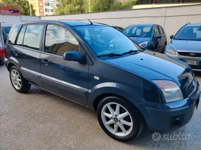 Usata Ford Fusion Collection 68 CV (50 kW) 2006 Grigio Utilitaria