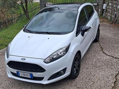Begagnad Ford Fiesta 75 HK (55 kW) 2017 Vit Sedan