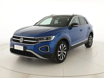 Usata VW T-Roc Style 150 CV (110 kW) 2023 Ravenna blue metallizzato nero SUV