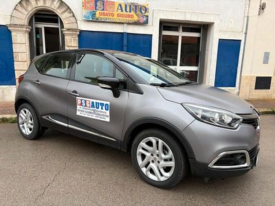 Usata Renault Captur 90 CV (66 kW) 2016 Grigio SUV