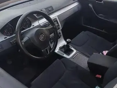 Usata VW Passat 140 CV (102 kW) 2010 Grigio Station wagon