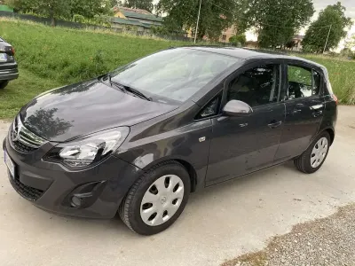 Usata Opel Corsa Selection 90 CV (66 kW) 2014 Utilitaria
