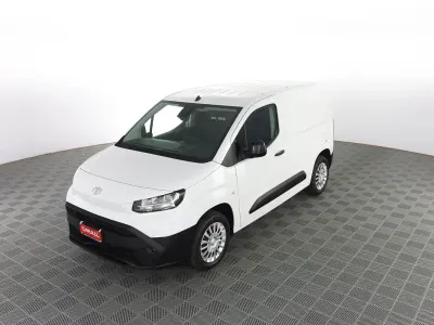 Usata Toyota Proace 102 CV (75 kW) 2026 White solid Monovolume