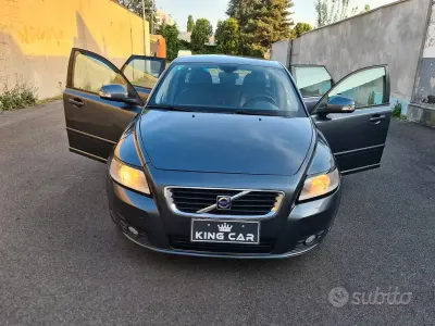 Usata Volvo V50 R-Design 115 CV (84 kW) 2011 Grigio Station wagon