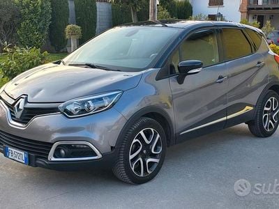 Usata Renault Captur 90 CV (66 kW) 2015 Grigio SUV