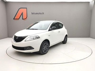 Bianco Usata 2024 Lancia Ypsilon Utilitaria | 13.590 € (Buon prezzo)