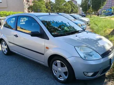 Usata Ford Fiesta Ambiente 75 CV (55 kW) 2004 Utilitaria