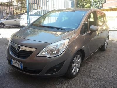 Grigio Usata 2011 Opel Meriva Monovolume | 4800 € (Buon prezzo)