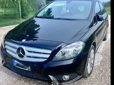 Usata Mercedes B180 Executive 109 CV (80 kW) 2013 Nero Utilitaria