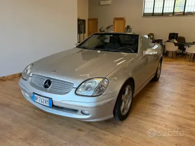 Gebraucht Mercedes SLK200 163 PS (119 kW) 2001 Grau Cabrio