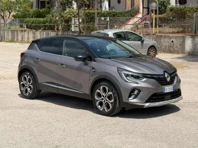 Usata Renault Captur Intens 91 CV (66 kW) 2021 Grigio SUV